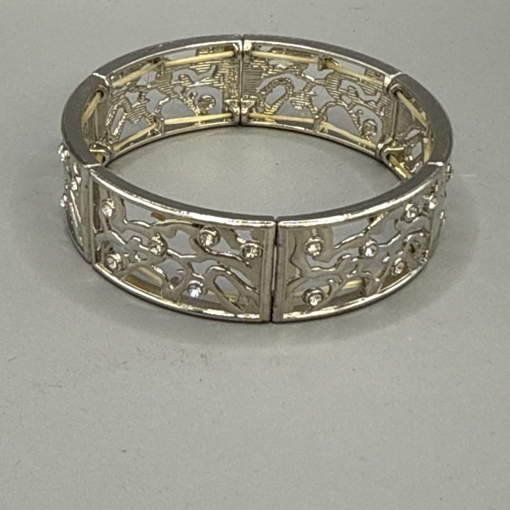 Paparazzi Yours & Vine White Bracelet